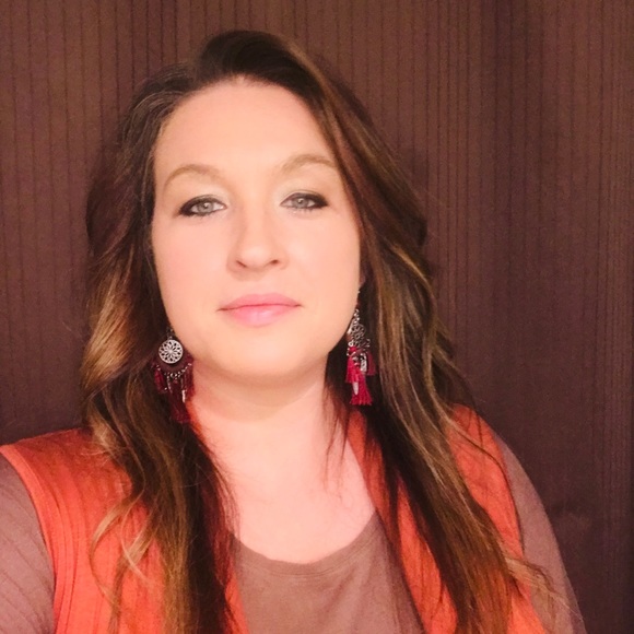 Meet your Posher, Amanda - Picture 1 of 1